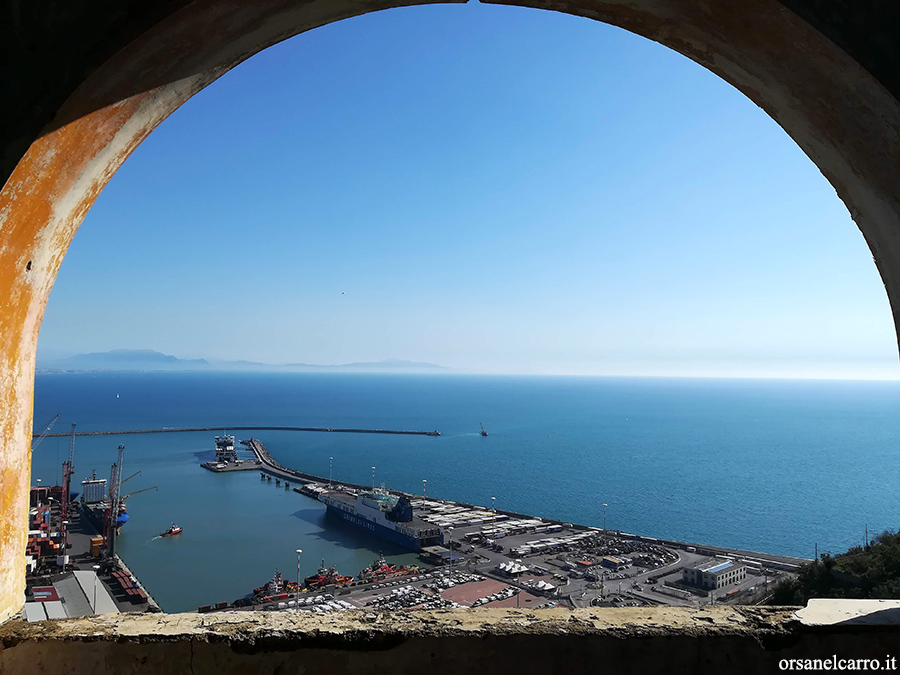 Dimora abbandonata sul mare