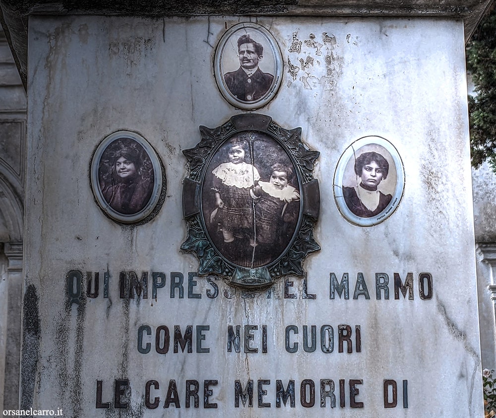 Lapide commemorativa vittime della Casa dei sette omicidi