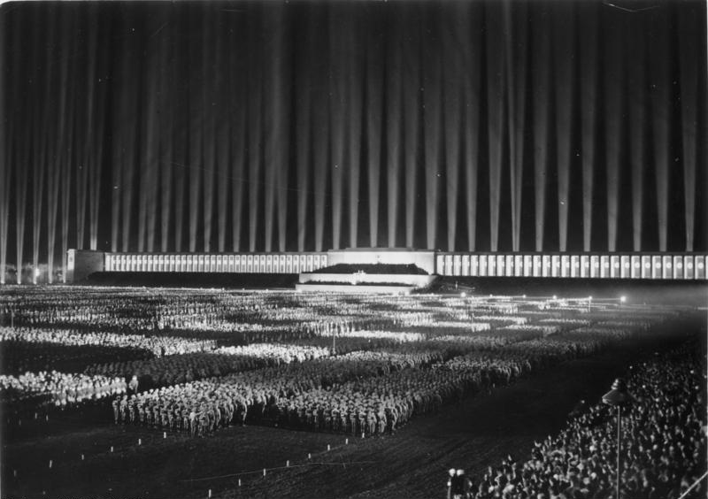 DER LICHTDOM VON ALBERT SPEER LICHTDOM VON ALBERT SPEER